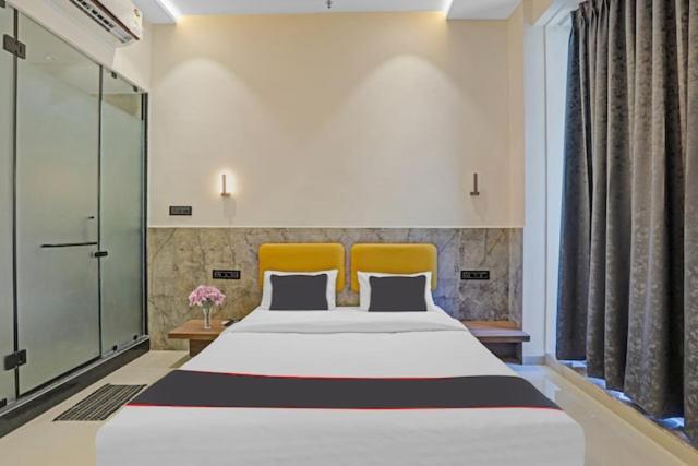 Hotel Gold Palace Inn Surat Eksteriør billede